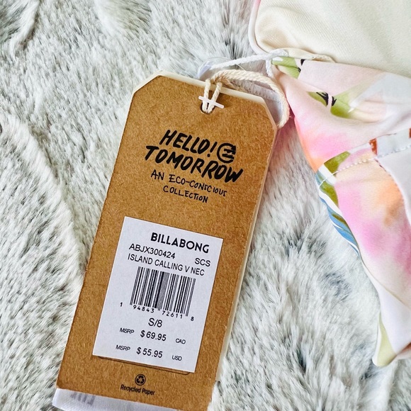 Sold. NWT Billabong Small Island Calling Paradise Print Swim Top - Picture 13 of 16